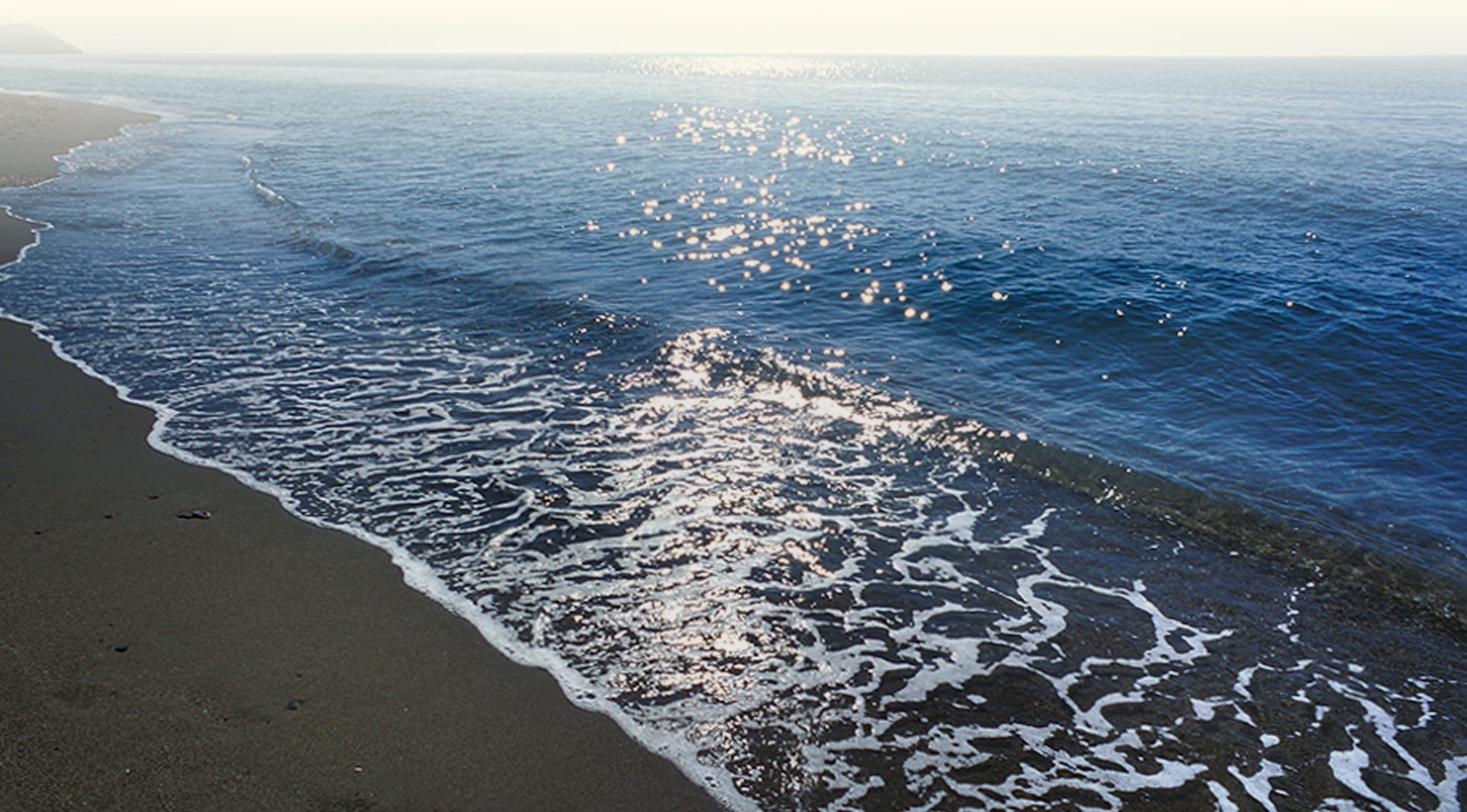 playa blanca extensa con amacas